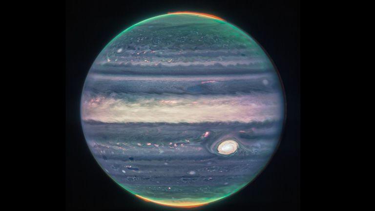 spektajulaere-bilder-vom-jupiter-dank-de