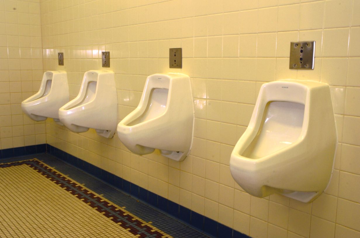 Sensor-operated-urinals1377p