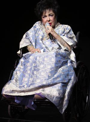 /dateien/59922,1297452026,090924 Elizabeth Taylor we art h t300