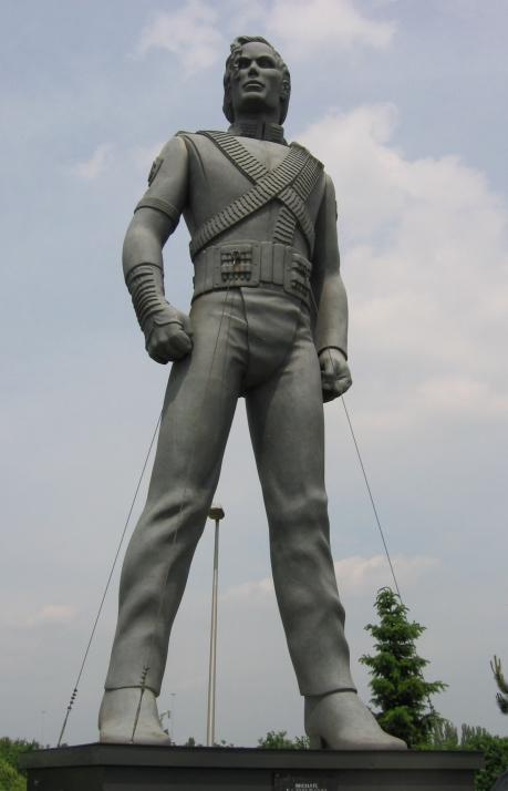 /dateien/gg55144,1251787887,michael jackson sculpture3