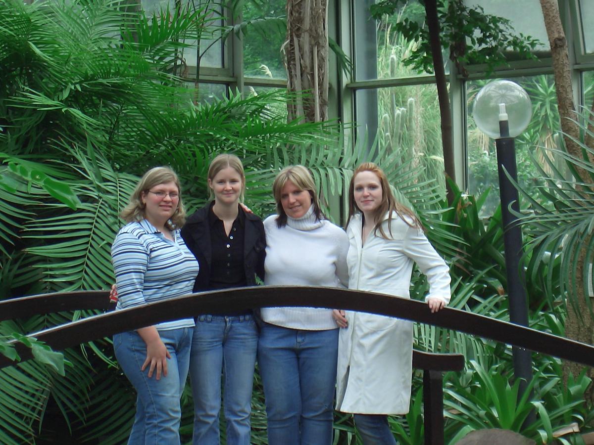 /dateien/mg34464,1186263018,Corinna,Johanna,ich und Kerstin