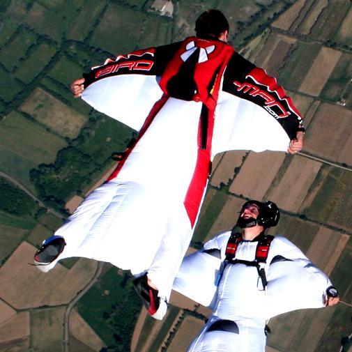 /dateien/mg8412,1231792592,wingsuit