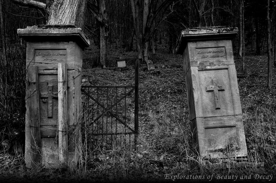 /dateien/mt45598,1246478981,tor zum vergessenen friedhof