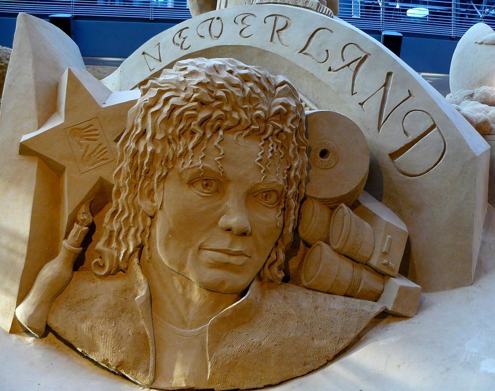 /dateien/np65701,1284198665,Sandskulptur-Michael-Jackson-a19694549