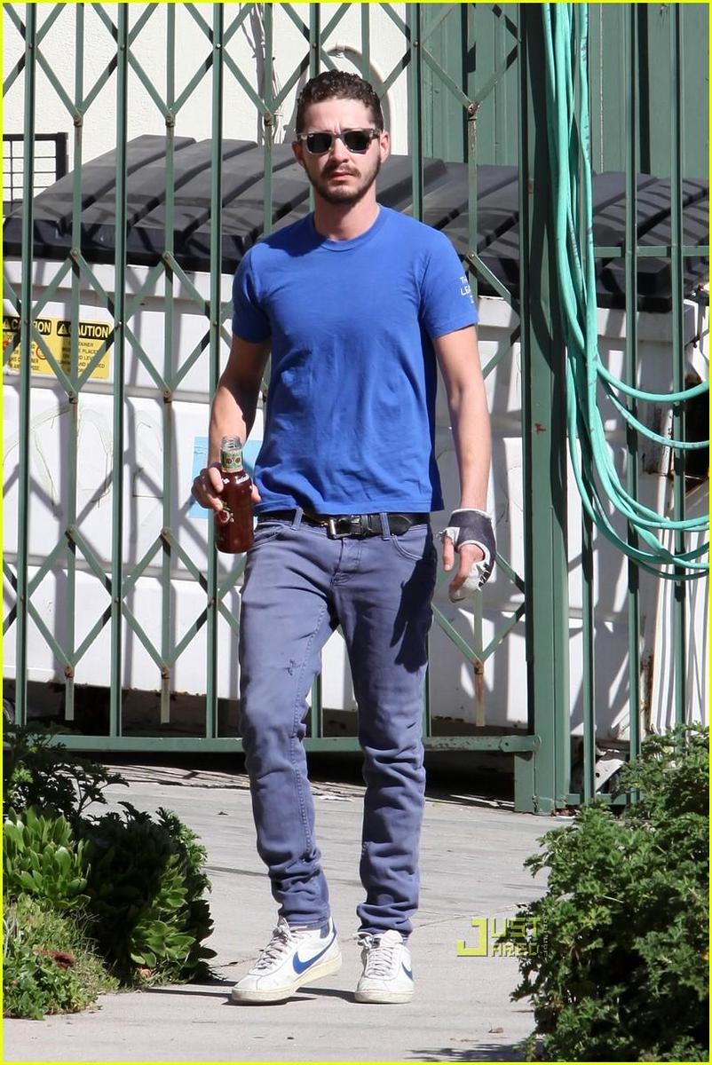 /dateien/np66944,1288530460,shia-labeouf-iced-tea-02