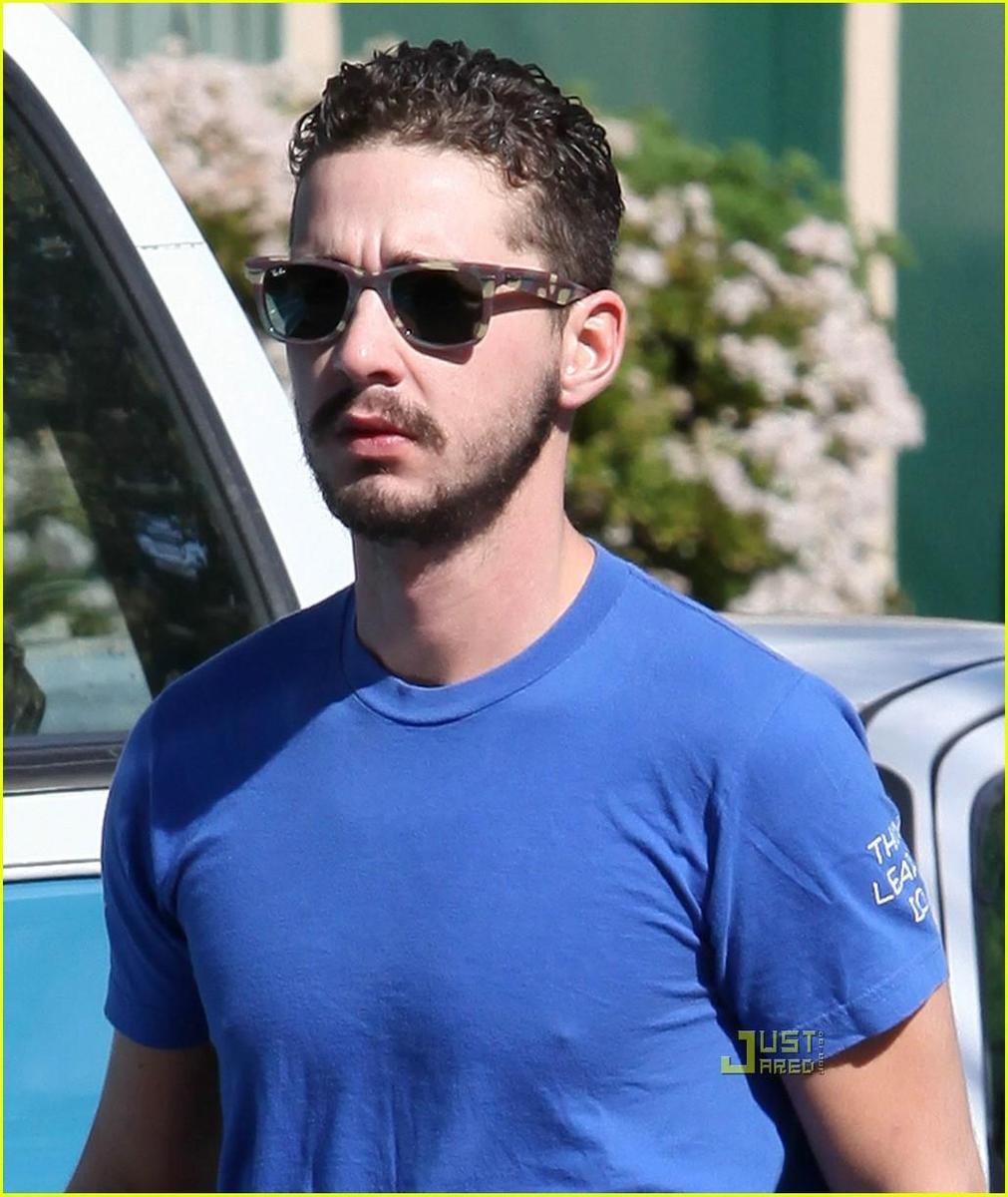 /dateien/np66944,1288530460,shia-labeouf-iced-tea-11