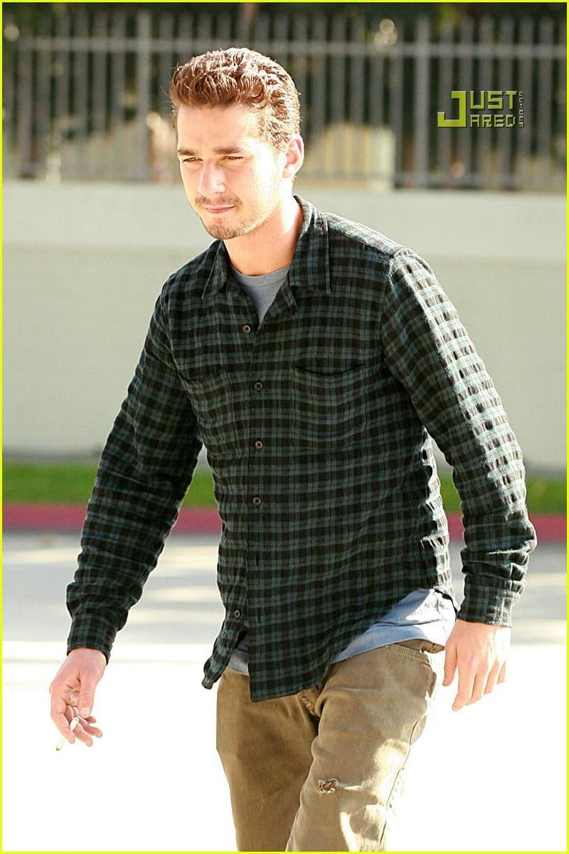 /dateien/np66944,1288554828,shia-labeouf-plaid-09