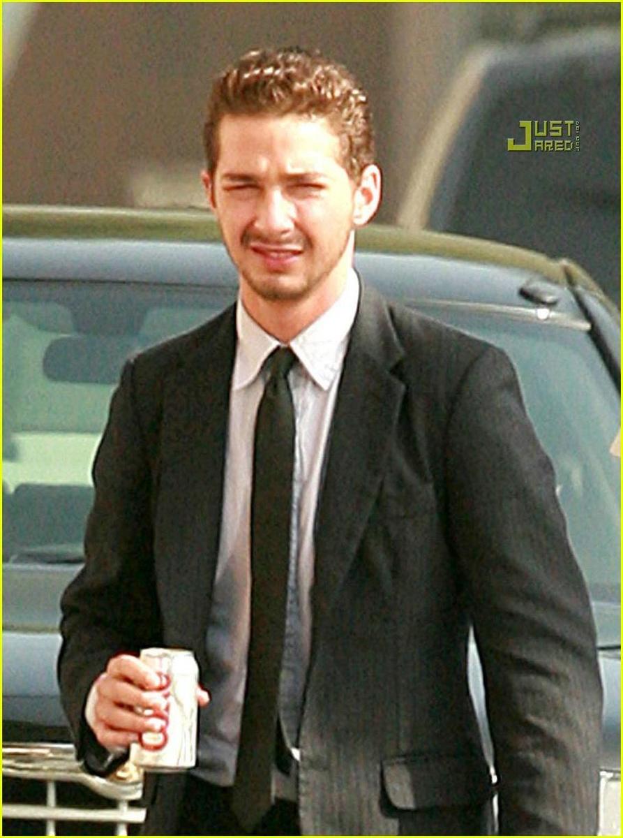/dateien/np66944,1288555630,shia-labeouf-suit-05