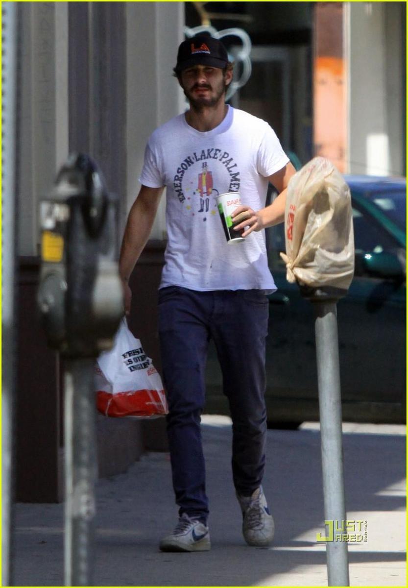 /dateien/np66944,1288641005,shia-labeouf-baja-fresh-03