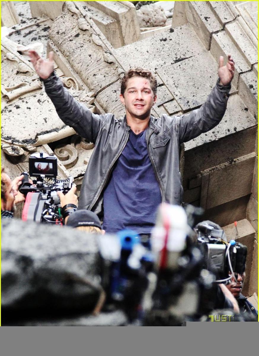 /dateien/np66944,1288705136,shia-labeouf-transformers-3-funny-face-action-sequences-18