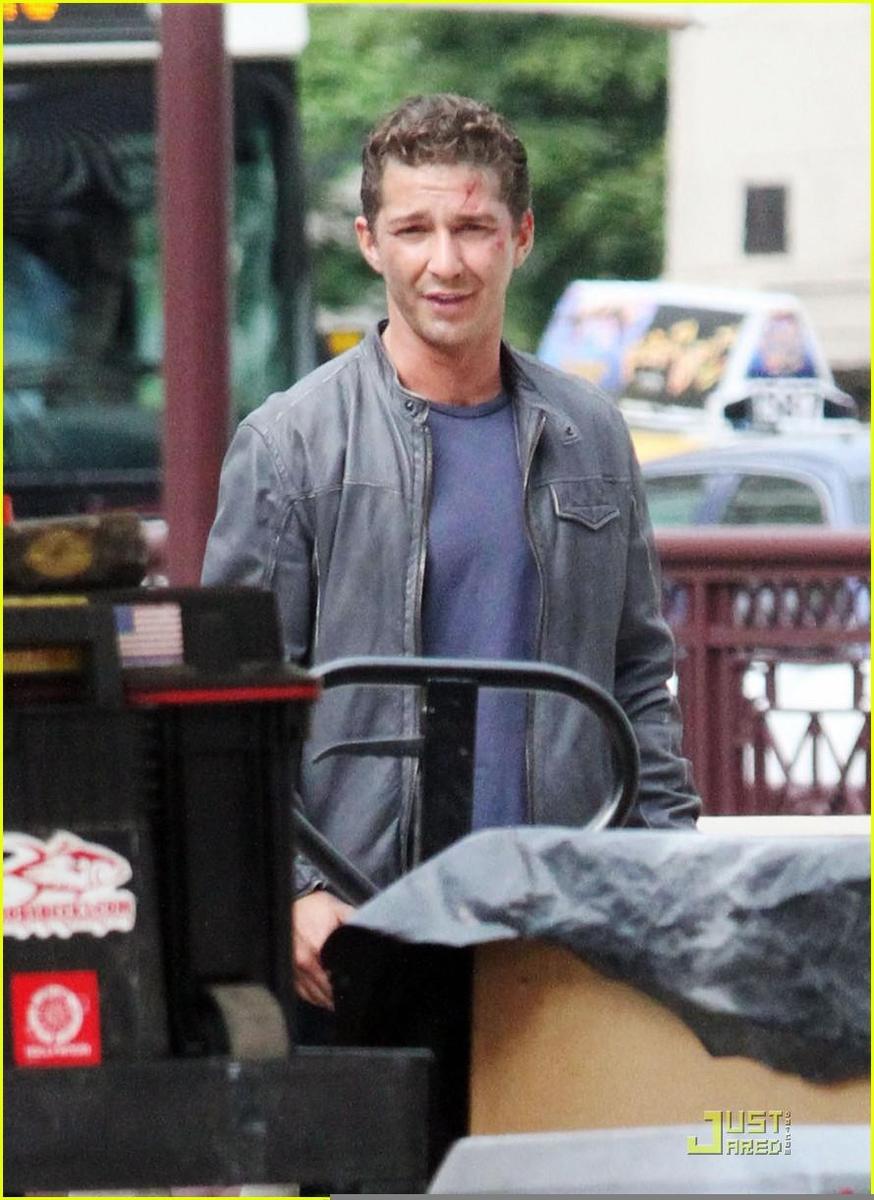 /dateien/np66944,1288705461,shia-labeouf-takes-over-chicago-05