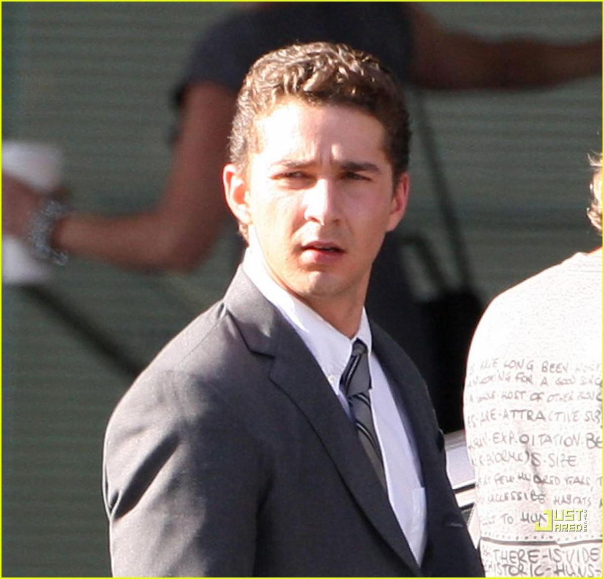 /dateien/np66944,1288705956,shia-labeouf-rosie-huntington-whiteley-transformers-tandem-08