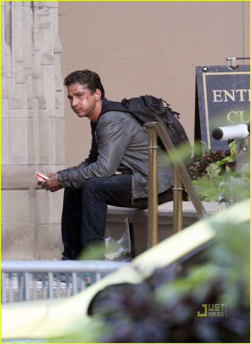 /dateien/np66944,1288706360,shia-labeouf-rolls-cigarette-rosi-22