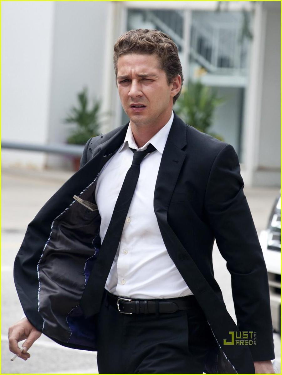 /dateien/np66944,1288724939,shia-labeouf-suit-transformers-3-set-02