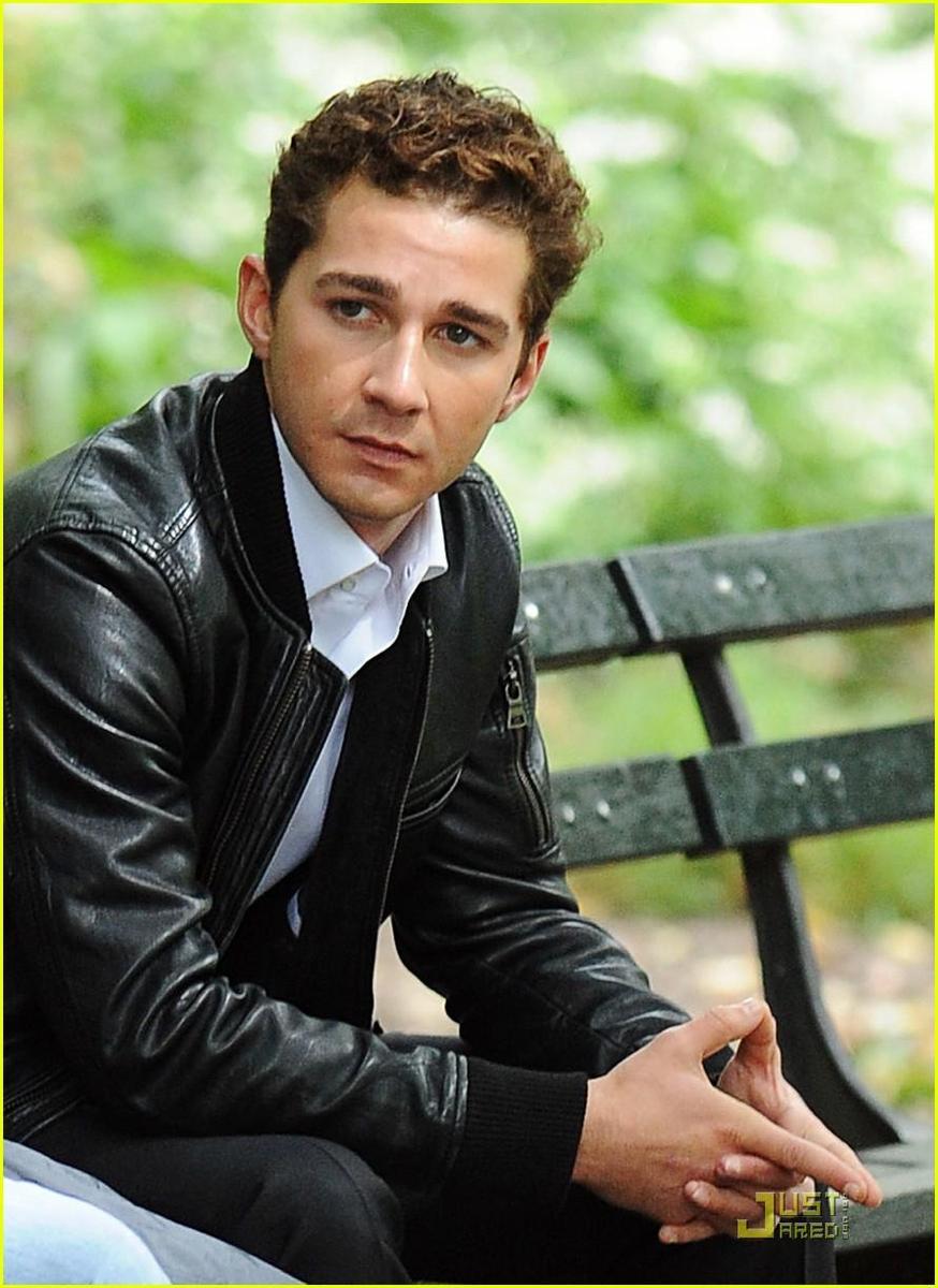 /dateien/np66944,1288871908,shia-labeouf-wall-street-watchful-01