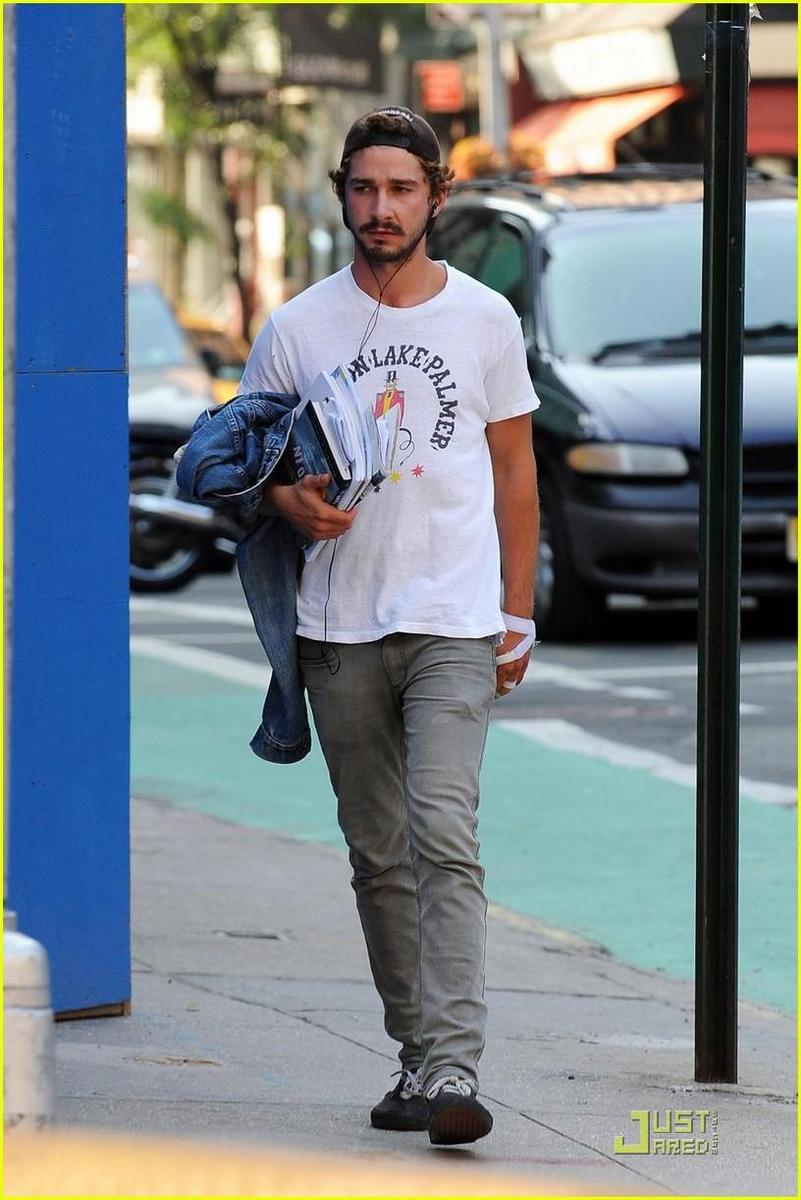 /dateien/np66944,1288898676,shia-labeouf-own-religion-02