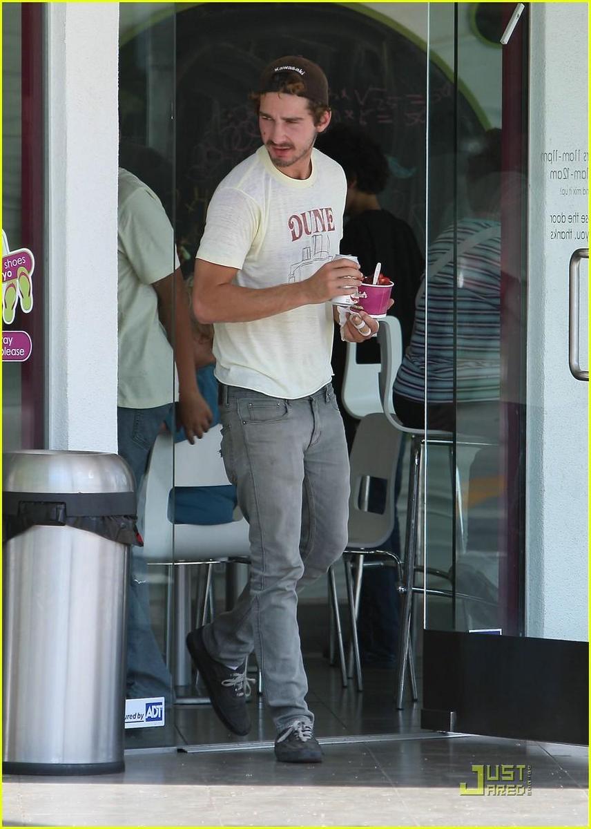 /dateien/np66944,1289389381,shia-labeouf-mystery-woman-07