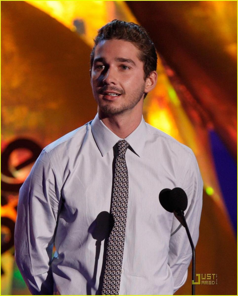 /dateien/np66944,1289400500,shia-labeouf-davidson-mtv-09