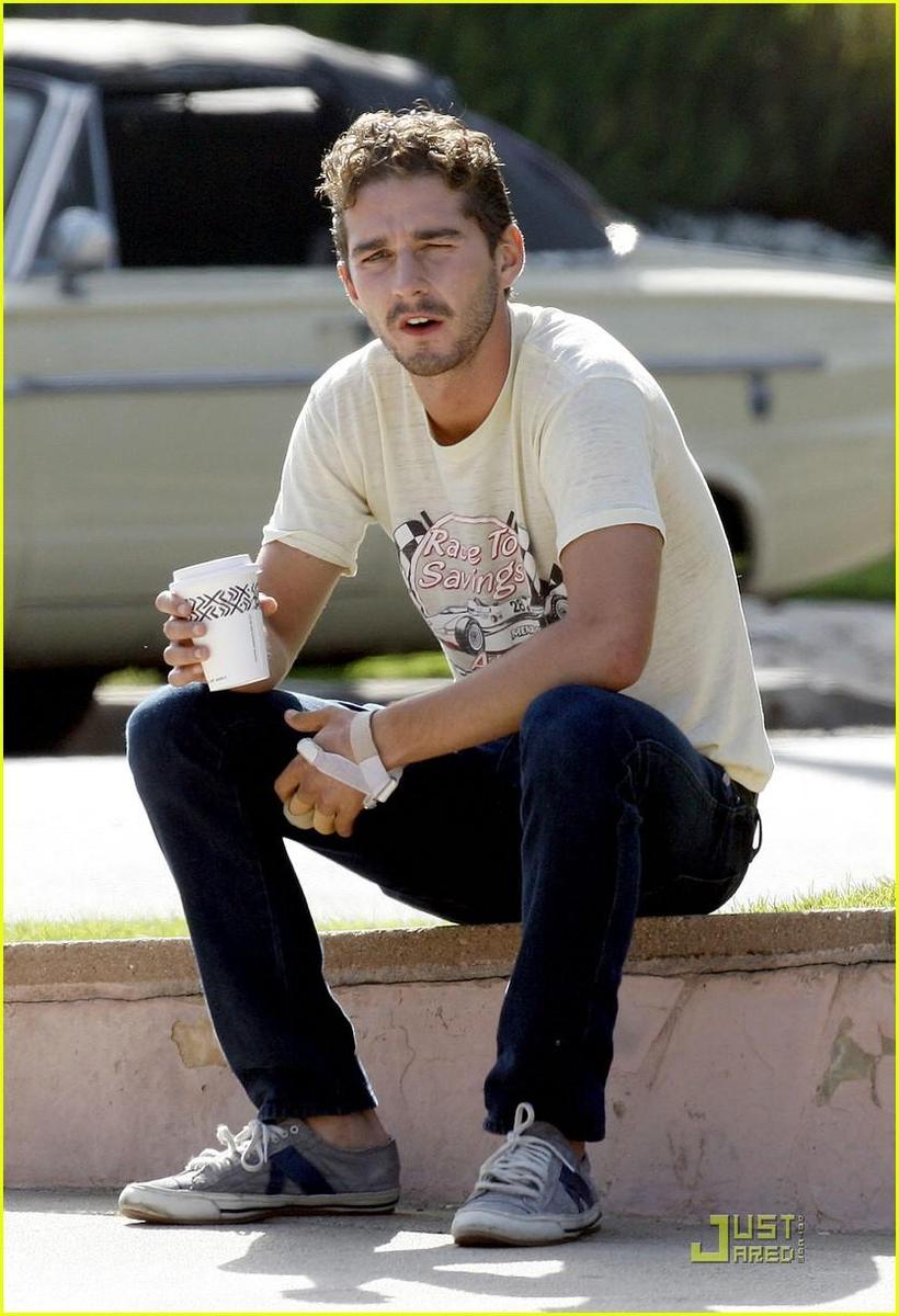 /dateien/np66944,1289401944,shia-labeouf-takes-taxi-01