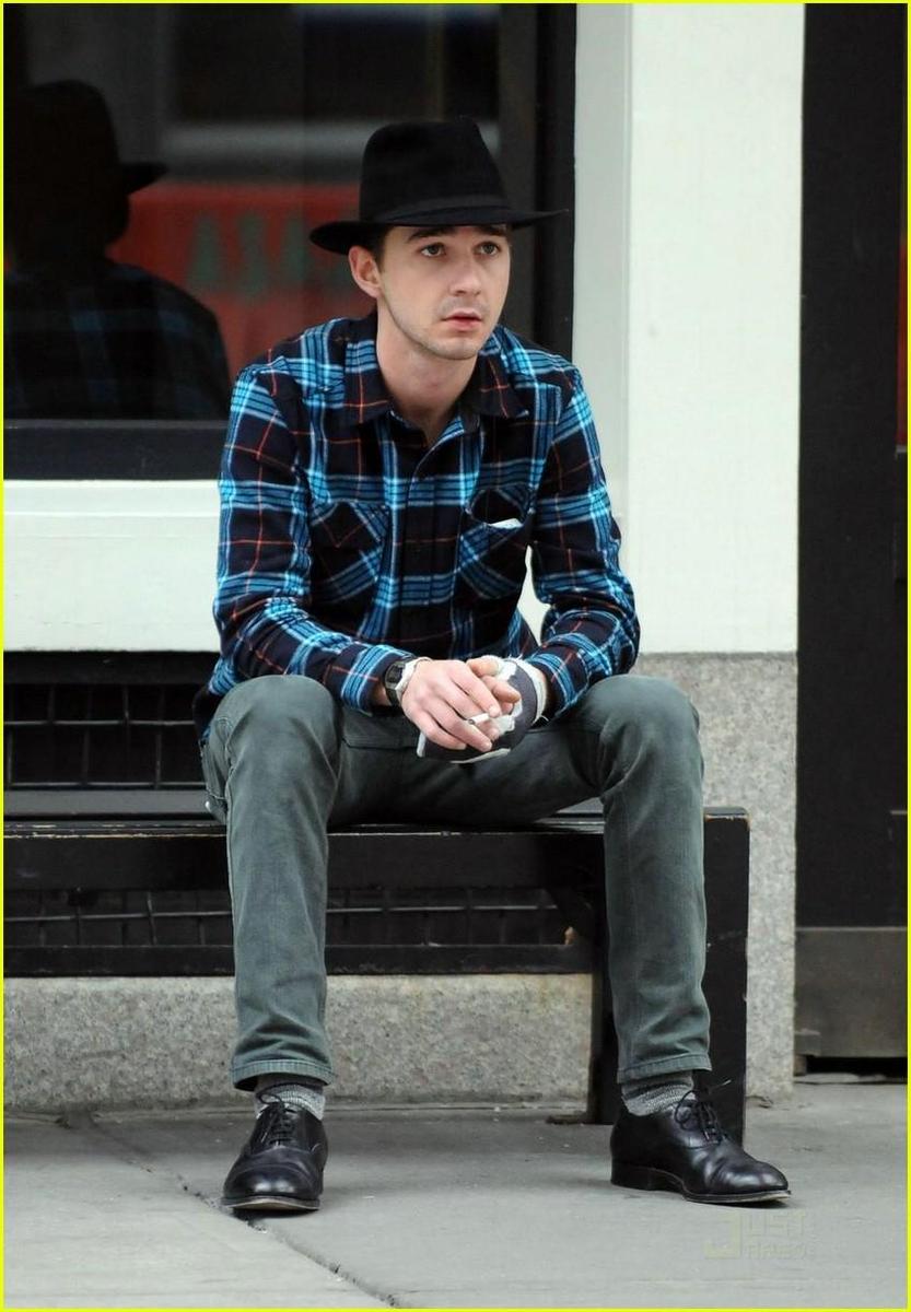 /dateien/np66944,1289492095,shia-labeouf-fedora-01