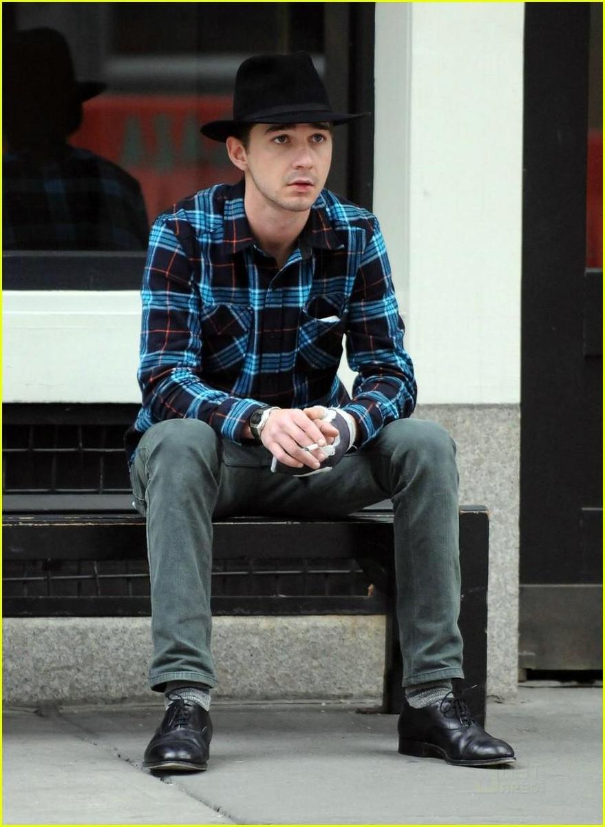 /dateien/np66944,1289492216,shia-labeouf-fedora-05