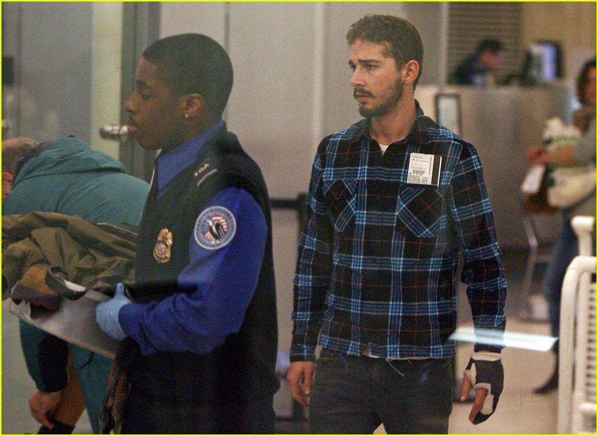 /dateien/np66944,1289494372,shia-labeouf-plaid-precautions-04