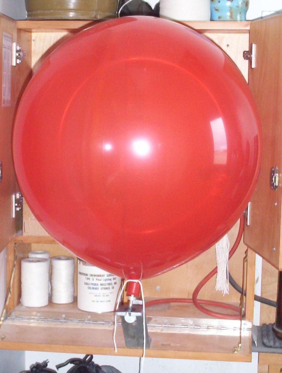 /dateien/uf43024,1204915091,Ceiling balloon