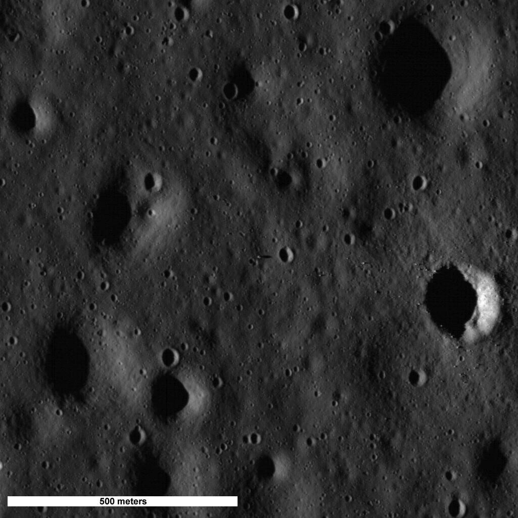 /dateien/uf64213,1279428161,369440main lroc apollo11 lrg