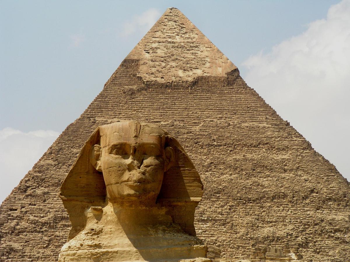 /dateien/uf66506,1288633725,Sphinx und Chephren-Pyramide