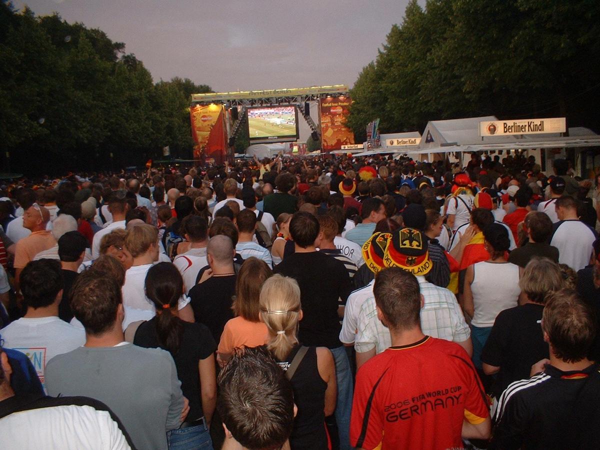/dateien/uh28902,1157316185,Berlin 2006 Torsten Kerstin und ich 040