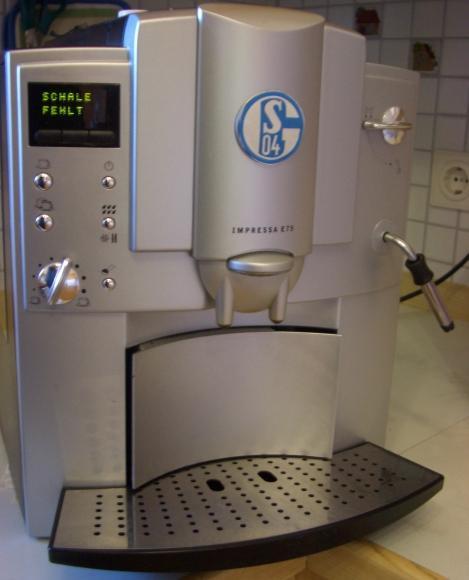 /dateien/uh45894,1221322335,FC Schalke Kaffeeautomat