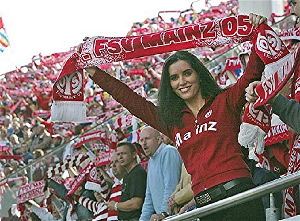 /dateien/uh45894,1271445577,mainz fans 468x345