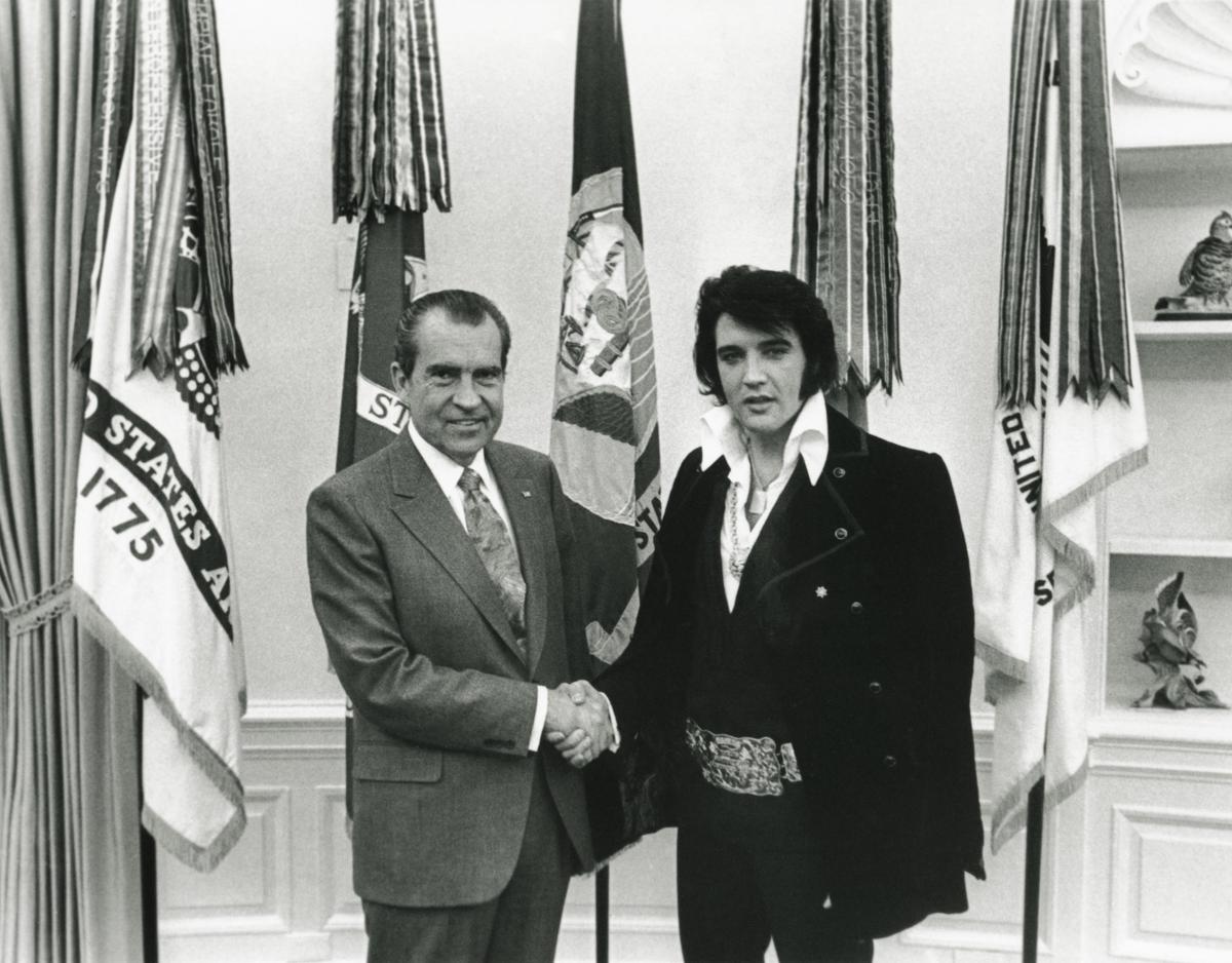 /dateien/uh57947,1258235441,Elvis-nixon