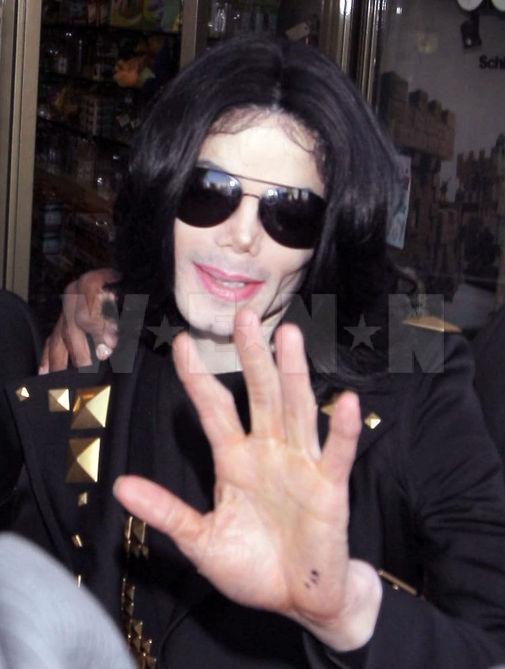 /dateien/uh60207,1272135911,picresized 1242886775 michael jackson 004 wenn5296418