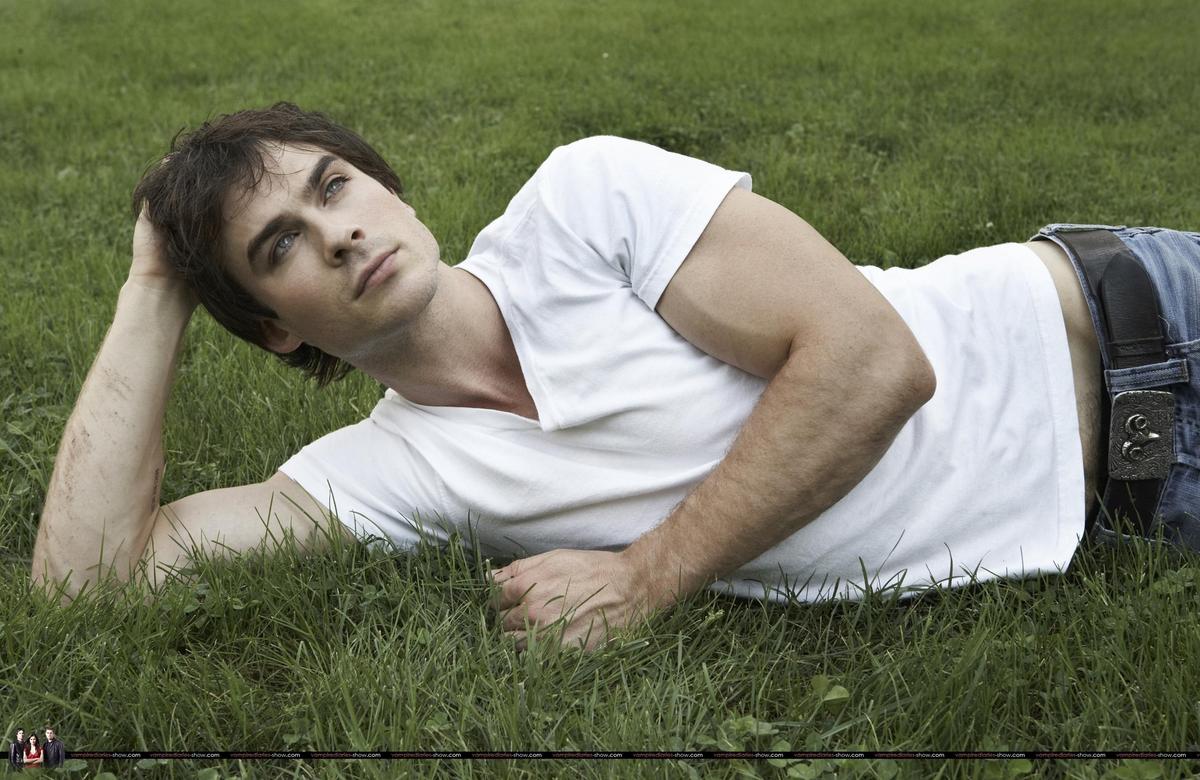 /dateien/uh60450,1289049248,Ian-Somerhalder-2009-Self-Assignment-the-vampire-diaries-8119218-2560-1664