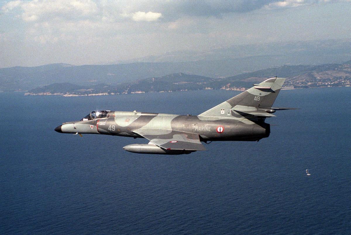 /dateien/uh60626,1266610640,Super Etendard 01