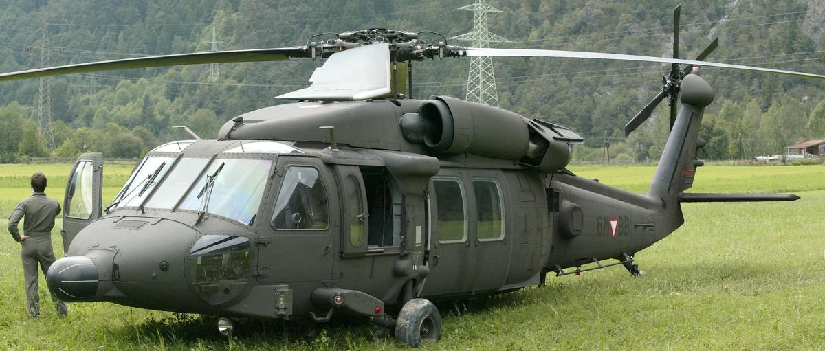 /dateien/uh60626,1267353956,C396BH BlackHawk Zams Boden2st