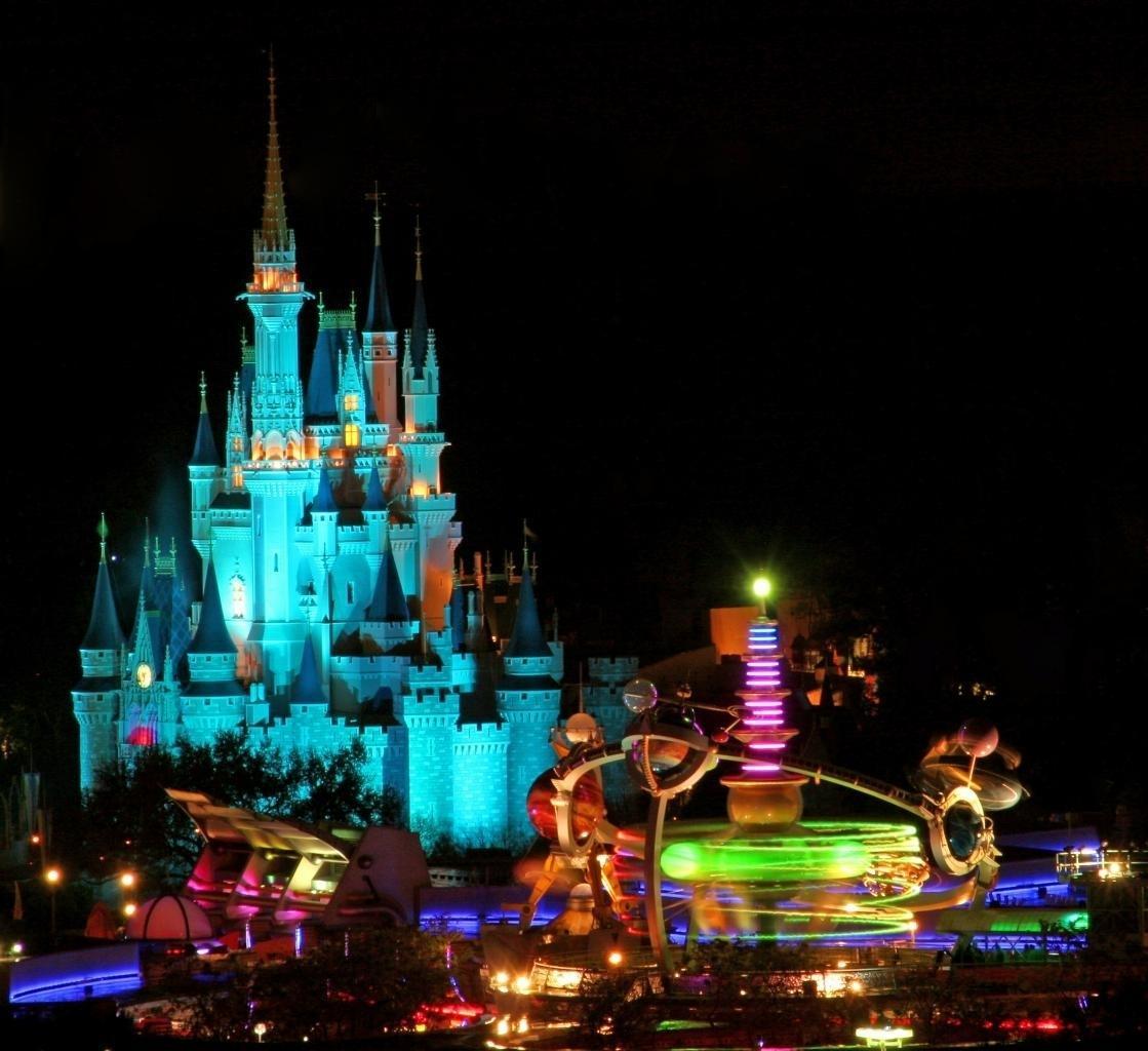 /dateien/uh65357,1282950046,Magic-Kingdom-at-night-walt-disney-world-1753477-1119-1024