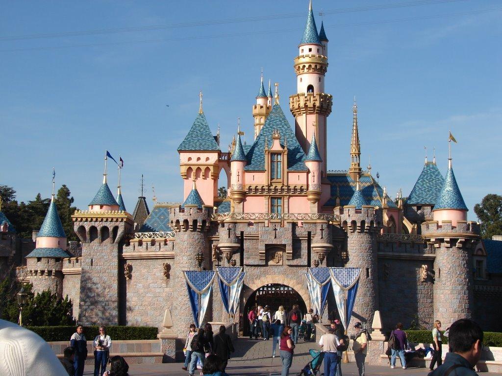 /dateien/uh65357,1282950415,11-DisneylandCastle