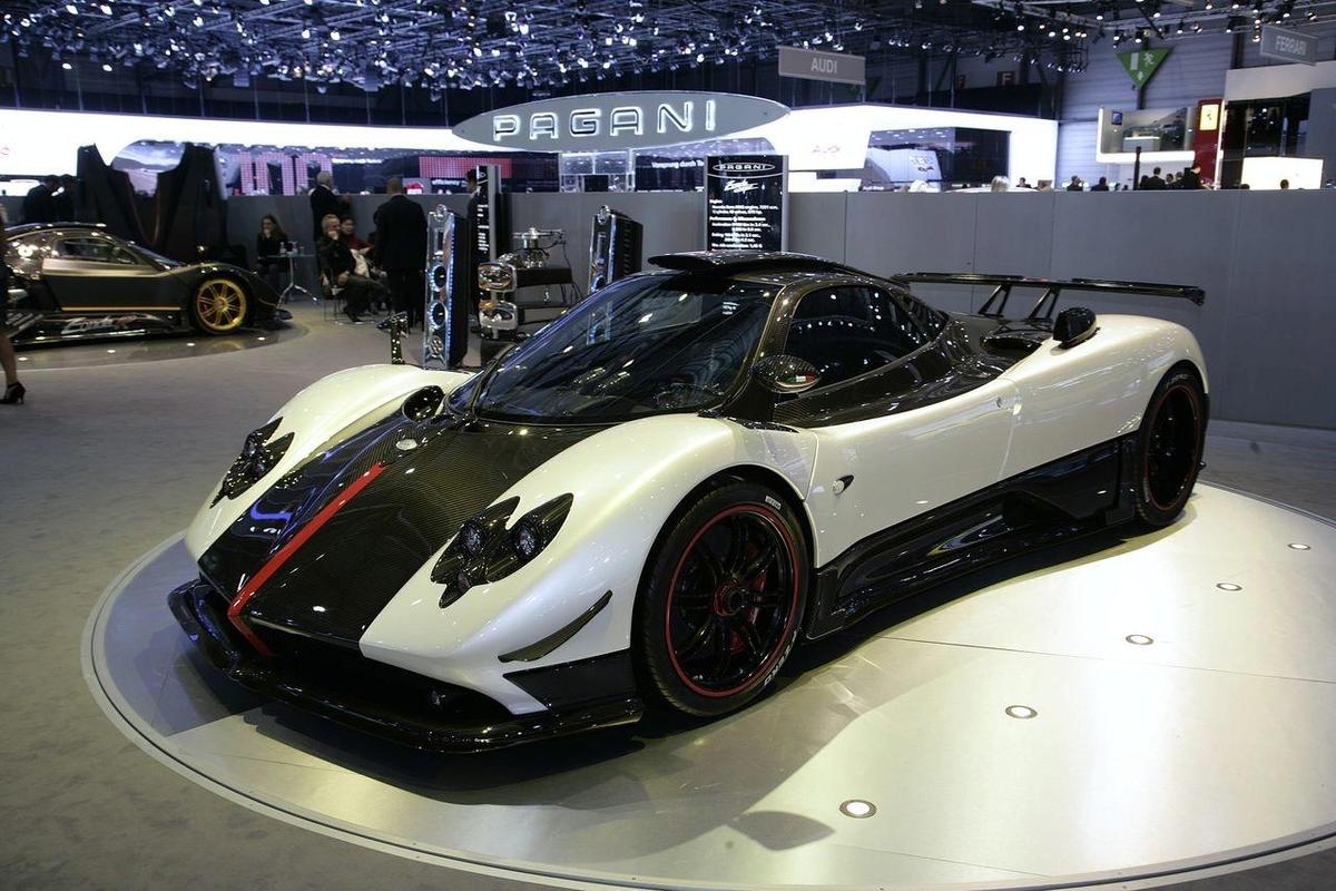 /dateien/vo64515,1292856055,pagani-zonda-f-cinque-2010 86537820