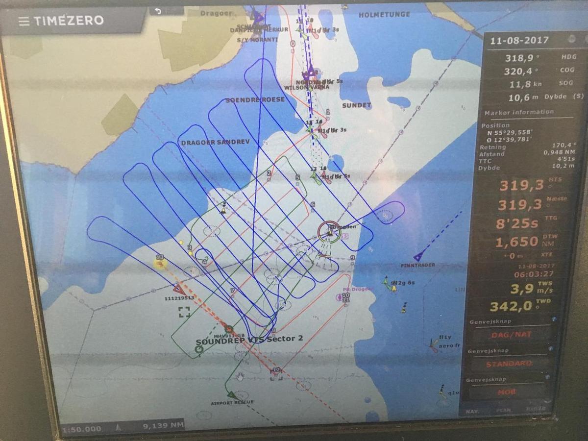 Helikoptere sger efter privatbygget ubd 