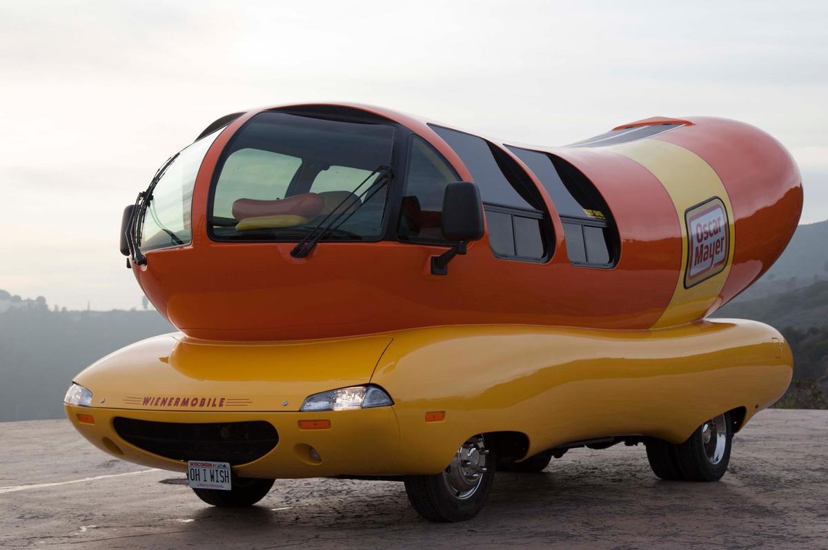 oscar-mayer-wienermobile-front-side-view