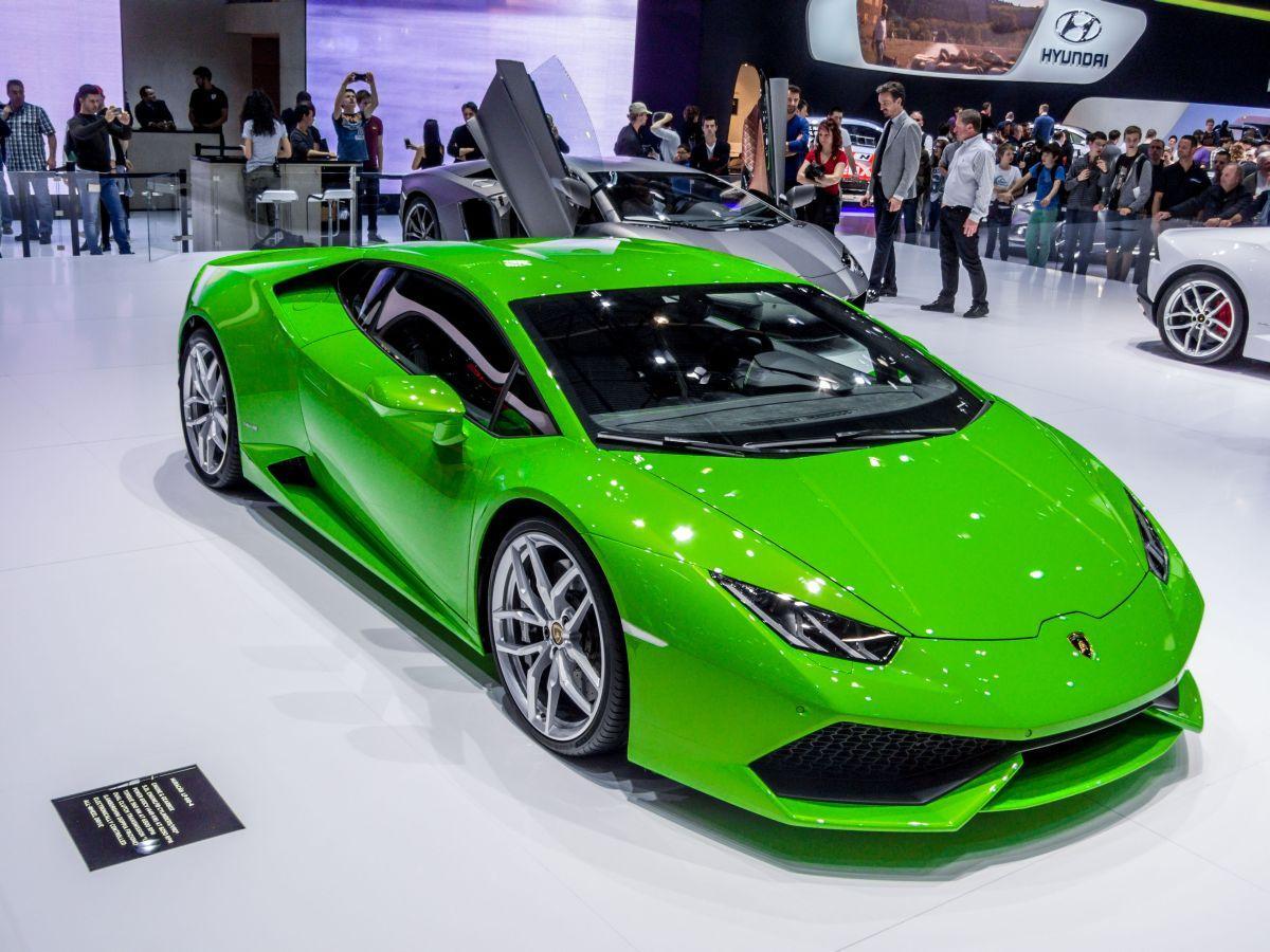 gruener-lamborghini-hurac225n-autosalon-