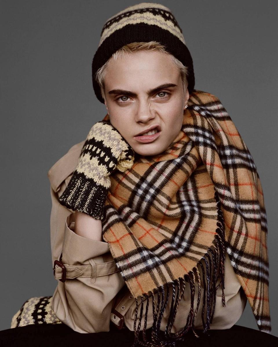 Burberry Cara Delevingne - Copy