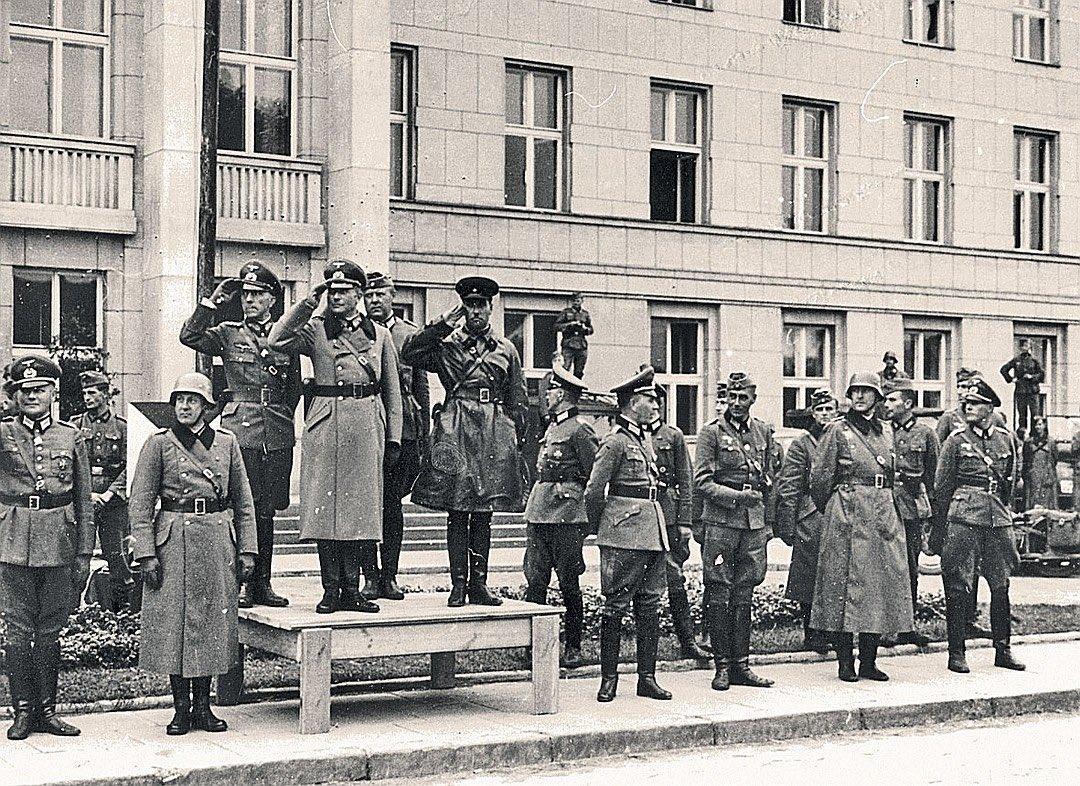 dt sowjet militrparade vor 85 jahren - C