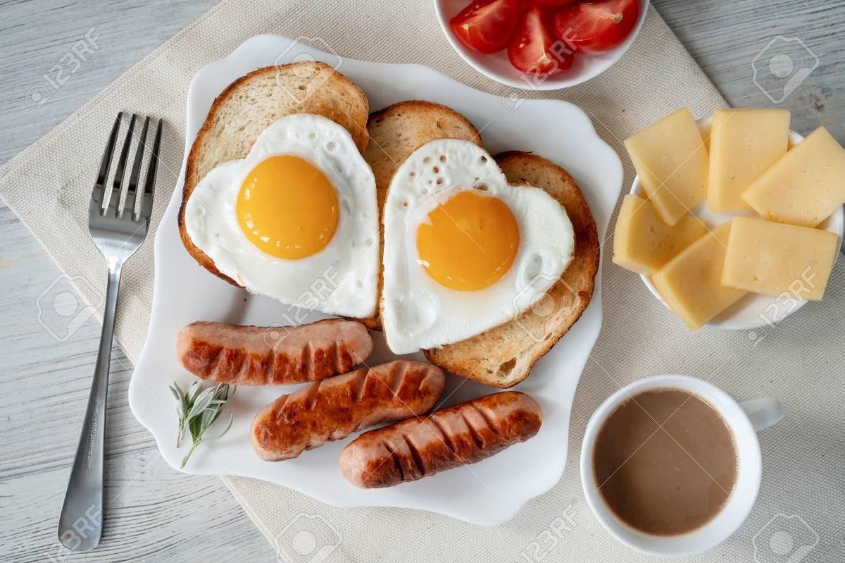 107155458-breakfast-with-love-fried-eggs