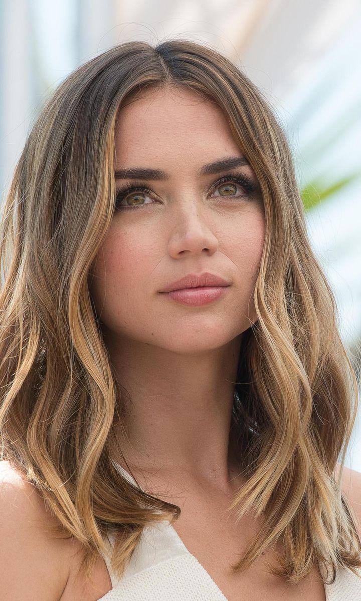 b4601693ad18-ana-de-armas-y-sus-looks-m-