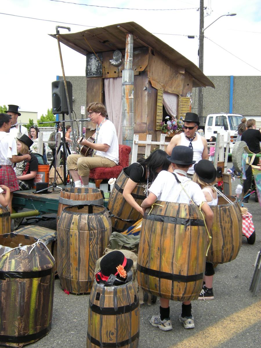 Fremont Fair 2009 pre-parade 27