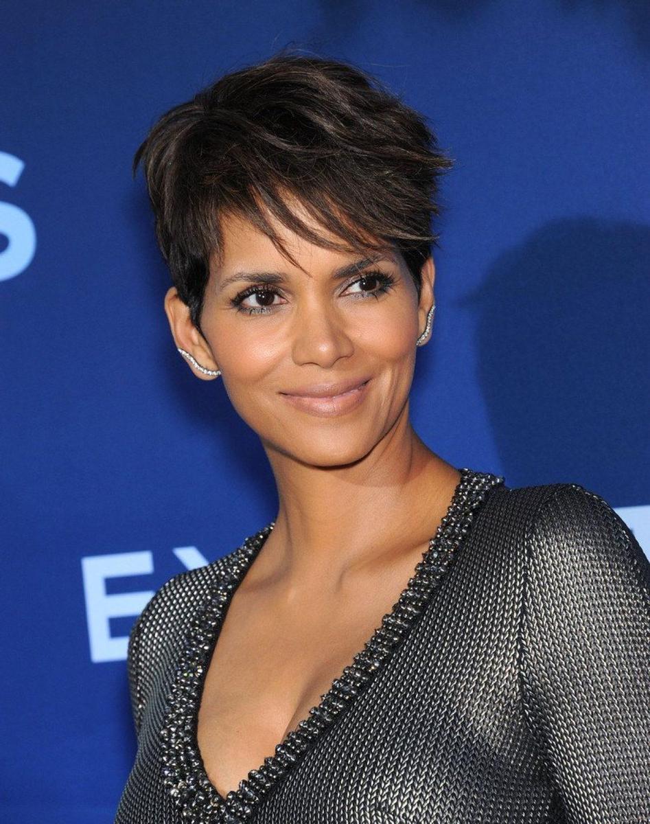 Halle-Berry-Frisuren-Bob-pony-Dunkel-Dam