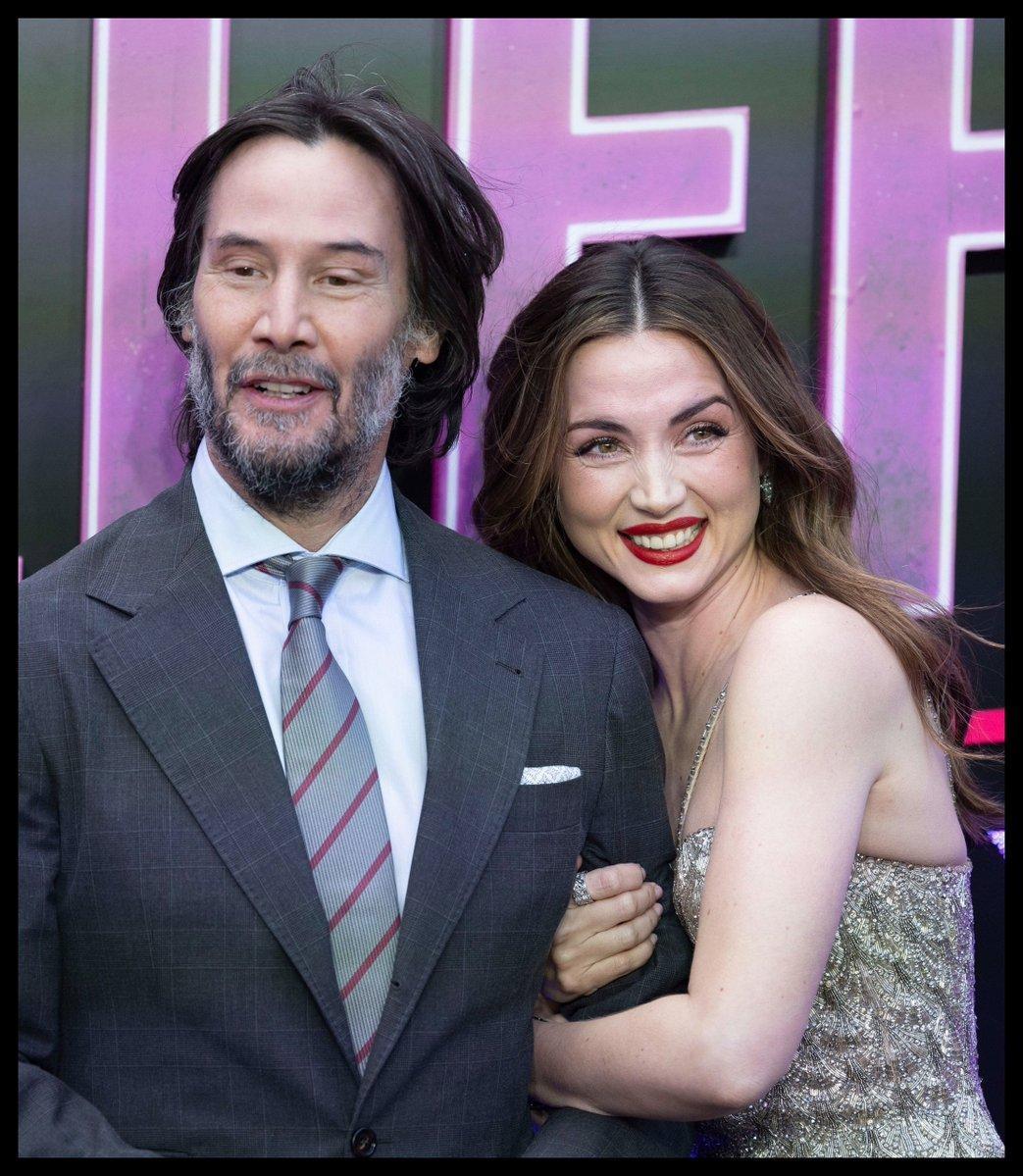 ana e keanu - Copy